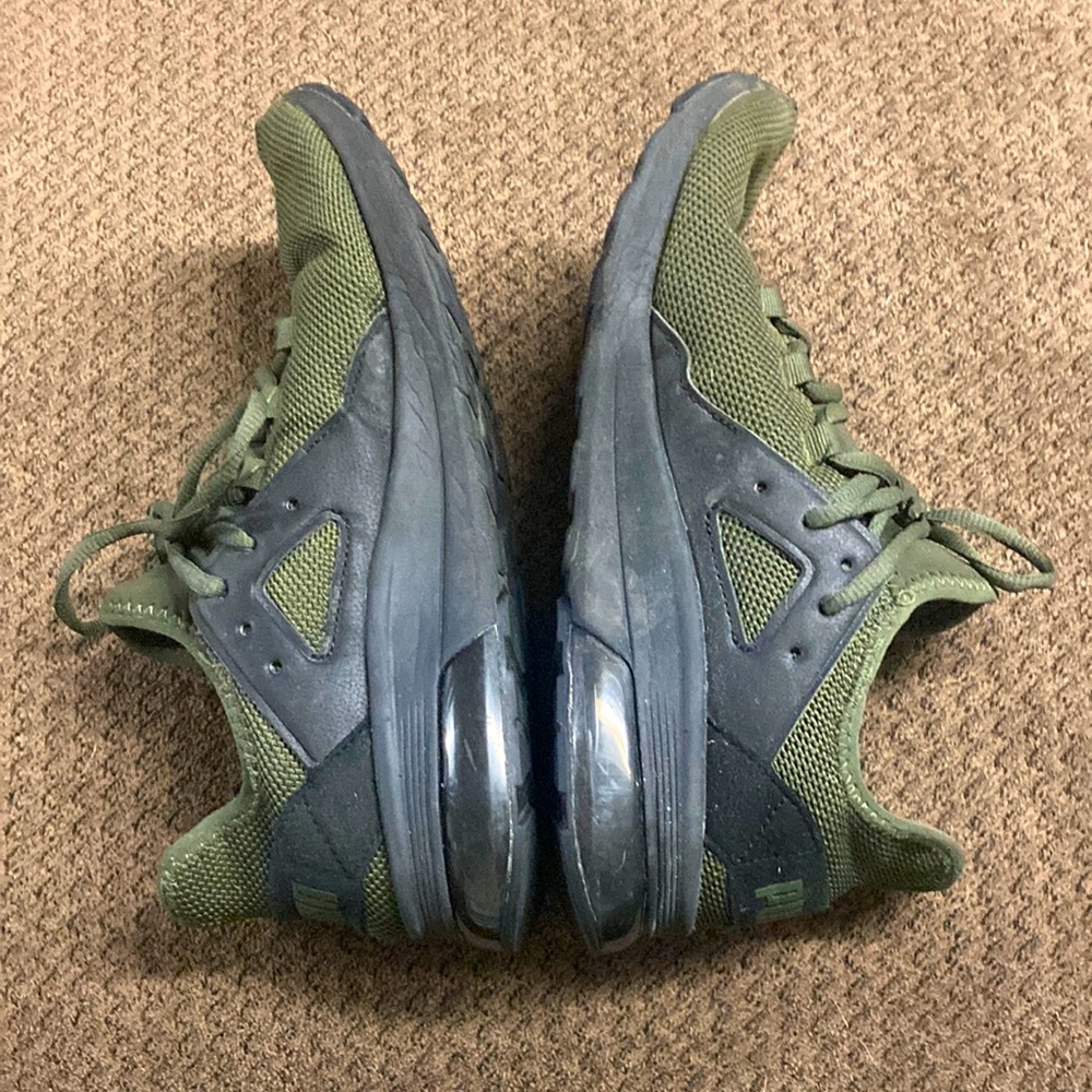 Olive Green Puma Shoes, size 8.5 women’s